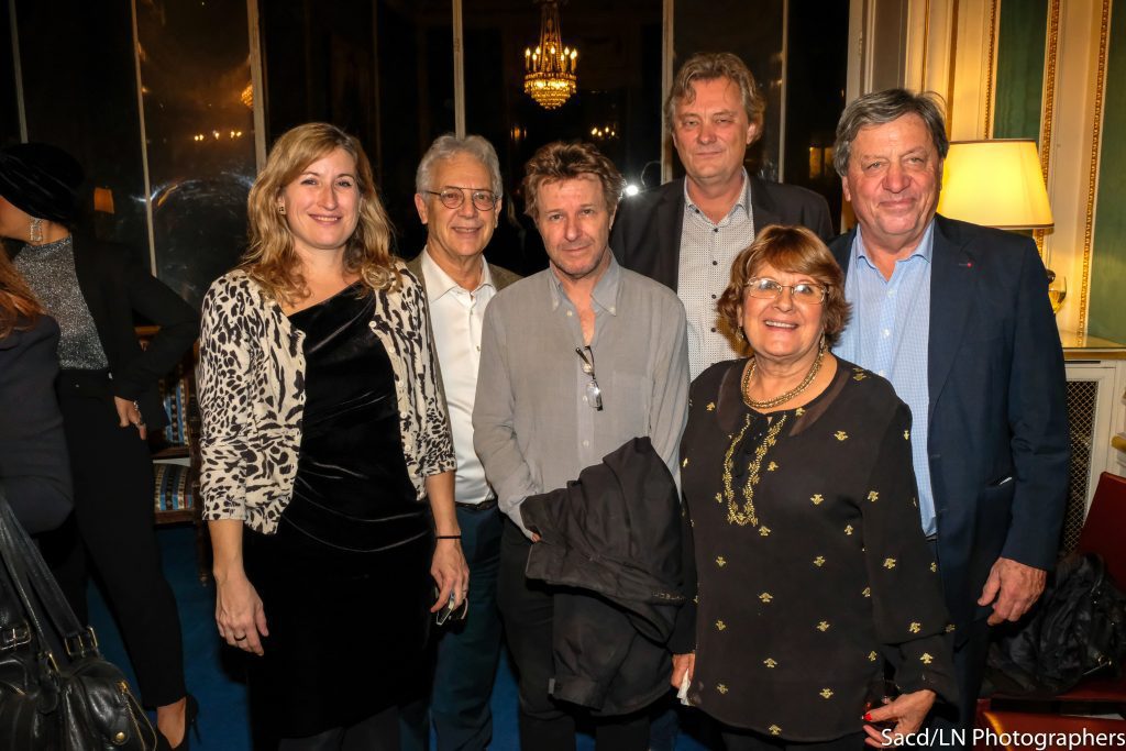 (de gauche à droite) Nathalie Guay (Coalition canadienne), Bill Skolnik (Coalition canadienne), Ray Agal (Coalition australienne), Beat Santschi (Coalition suisse), Mane Nett (présidente de la Fédération internationale des Coalitions pour la Diversité Culturelle, Coalition chilienne), Pascal Rogard (président Coalition française)